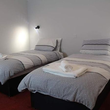 The Sportsman Chalets Sholden Екстер'єр фото